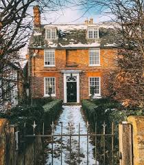 Oldfarmhouse The Snow Is Starting To Thaw Up In Bedfordshire It S Still A Winter Wonderland In Hertfordshire Pretty House English House Beautiful Homes