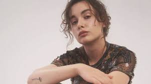 Desapego de artigos femininos e infantis seminovos artesanatos e decoração sob encomenda compras devem ser retiradas. Madame A Sanremo 2021 Con Voce Il Testo Della Canzone Il Faro Online
