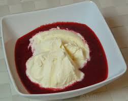 Heisse Liebe Vanilleeis Mit Heissen Himbeeren Katha Kocht Heisse Himbeeren Vanilleeis Essen