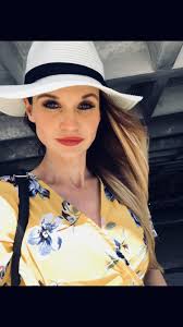 Melissa Cannon's Instagram, Twitter & Facebook