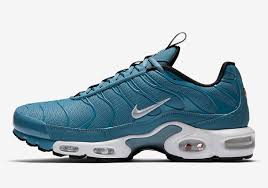 Another Nike Air Max Plus Pull Tab Appears In Turquoise Blue Nike Air Max Nike Nike Air Max 95
