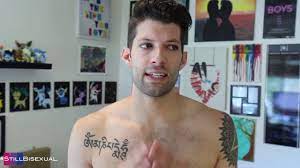 YouTuber RJ Aguiar discusses his bisexuality - YouTube
