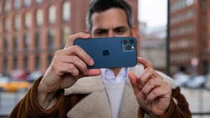 April um 14:00 vorbestellt werden. Iphone Vergleich Iphone 12 Pro Iphone Se Oder Ein Gunstiges Altmodell Computer Bild