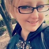 Lori Schadewald's Instagram, Twitter & Facebook