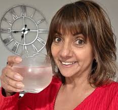 I'm single,🤗 and honestly... I hate this. Tired of crying alone at home  with no one to talk to. I just want a good, honest man who won't play games  or break