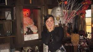 In the next picture, he is seen kissing demi on the cheek at some social event. Young Warrior On Twitter She S So Cute Demetriaaalove Demi Lovato At Lorraine Warren S House October 16th 2 Http T Co Otttxz1yxx