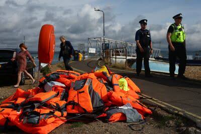 Mega-dinghy arrivals fuel UK anti-migrant protests | The National