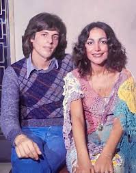 Le cose non vanno per il verso giusto, le due sono in continuo. Mimi E Le Sue Collaborazioni Con Claudio Baglioni Universo Di Mimi
