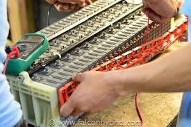 It's meant for constant discharge and recharge while being driven and general lasts a lot longer than the typical 12 volt battery. Rebuilt Toyota Prius Hybrid Battery Reconditioned And Refurbished With Generation 2 Cells