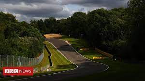 A marshal has died following a crash at a british automobile racing club meeting at brands hatch in england on saturday. Shsrpu9rqeklxm