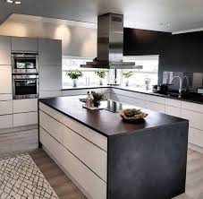 Voyez nos belles photos de cuisine ouverte sur la salle à manger et trouvez de l'inspiration pour vos espaces! Grande Cuisine Ouverte Et Moderne Wohnung Kuche Haus Kuchen Luxuskuchen