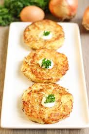 Rosti Maison Ou Galettes De Pommes De Terre Elle Mijote Quelque Chose Recette Recettes De Cuisine Galette Pomme De Terre Recette