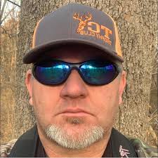 A throw back to a buck I took with my bow in Utah with my Son Gavin in the  blind!! Hunting with family and friends is thier anything better???Come use  a bow