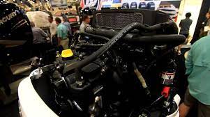 With The Cowling Off We Can See The Cold Air Intake At The Top Of The Motor And The Easy Oil Check And Fill Locations Othe Mercury Marine Oil Service Mercury