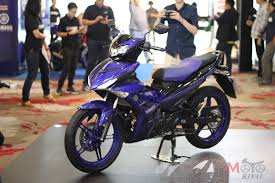 Tem yamaha exciter 150 cuốn hút với logo thương hiệu yamaha thể thiện sự năng động qua màu cam nổi bật phối cùng màu đen cá tính tạo phong cách cực thể thao. 2019 Yamaha Exciter 150 Official Thai Launch 12 Motorival Com