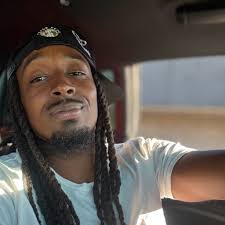 GHETTO FAMILY FEUD‼️: NAME SOMETHING BLACK PEOPLE NEVER THROW AWAY 👀👀