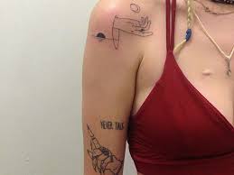 Featuring brush grunge fierce dragon that shows a retro vintage graphic arts design japanese aesthetic red dragon symbol kanji japan tattoo art that is great for those who loves sumie, zodiac ink, ninja, samurai, tattoos, manga and otaku. Tattoo Mini Explore Tumblr Posts And Blogs Tumgir