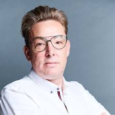 Ian Macomber's Instagram, Twitter & Facebook