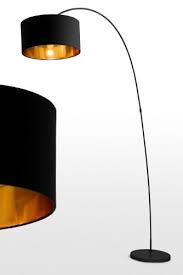 Sweep Stehlampe In Mattgschwarz Und Kupfer Eine Stehlampe Mit Wow Faktor Egal Ob Uber Dem Sofa Esstisch Oder D Mit Bildern Stehlampe Wohnzimmer Lampe Esstisch Stehlampe