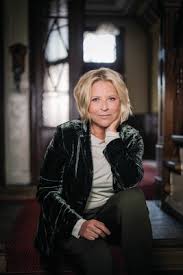 After missing four years, the body of a little boy is found in the forest. Interview Interview Mit Elisabeth Herrmann Goldmann Verlag