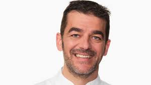 Héctor López, del restaurante España, nuevo presidente de la agrupación Nove