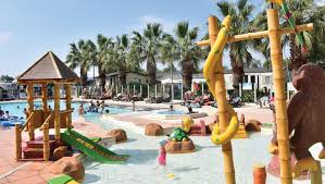 45 länder 23076 campingplätze 196921 bewertungen 216838 bilder jetzt entdecken! Holiday Marina Campsite Campsites In The Riviera Eurocamp Co Uk Rv021