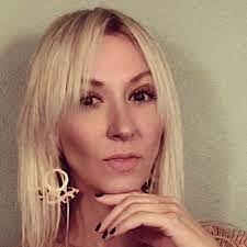 Amy Zender's Instagram, Twitter & Facebook