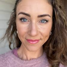 I think the Onyx ShadowSense really brings out the black in my eyes.