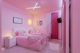Check spelling or type a new query. 8 Inspirasi Dekorasi Kamar Tidur Romantis Untuk Malam Valentine Halaman All Kompas Com