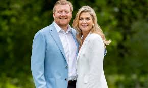 First in the line of succession since his mother's accession to the throne on april 30, 1980. Queen Maxima And King Willem Alexander Apologize For Vacation Photo