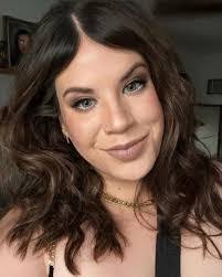 Tanya Isom's Instagram, Twitter & Facebook