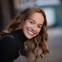 Emmie Johnson's Instagram, Twitter & Facebook