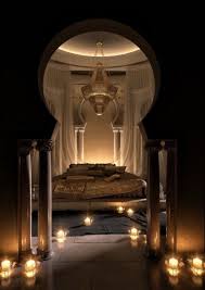 مدخل شرقي لديكور غرفة نوم رائعة Arabic Decor Luxurious Bedrooms Trending Decor