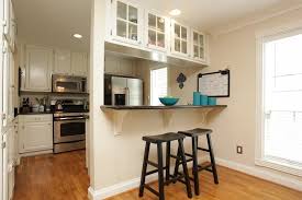 2415 Kingston St Houston 77019 6611 Home Value Har Com Small Apartment Modern Kitchen Bar Stools Kitchen Peninsula