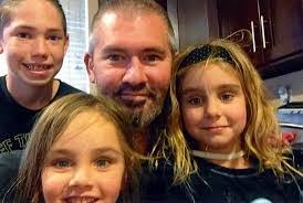 Aaron Berdahl's Instagram, Twitter & Facebook