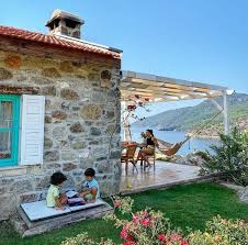 Datça, ege ile akdeniz'in ortasında uzanan bir yarımadadır. Kargi Koyu Datca Mugla Turkiye Yazlik Evler Turkiye Manzara