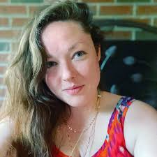 Hey friends!! I am Kristin, the face of Oil Up Buttercup. I am a veterinary  technician by career and the mama of one little girl, Rose and three  kitties! I started my