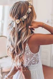 27 Lovely Wedding Hair Accessory Ideas Tips Bohemian Chic Weddings Bride Hairstyles Wedding Hair Down