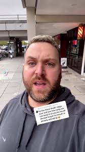 T-Rex mode activated 🦖😂 #megasour #funny #reubekahvidz #foodreview  #challenge