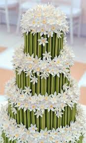 Daisy And Bamboo Wedding Cake Gateau Mariage Beaux Gateaux De Mariage Idee Gateau