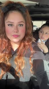 Cuando mi hija me dice que estoy muy vieja para usar los moños de moda…  🎀🍭👵🏻 #parents #kidsoftiktok #funny #chistoso #mama #hijas #bromas  #trending #fashion #moda #bow #coquette #fyp #family