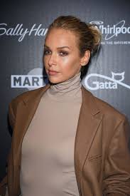 Check out full gallery with 17 pictures of magda mielcarz. Magda Mielcarz Dopiero Co Sciela Wlosy I Juz Zaluje Foto Zeberka