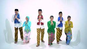 Terlepas dari hal itu sudah jadi rahasia umum jika warga dipanggil dengan orang betawi. Pakaian Adat Jakarta 6 Busana Tradisional Khas Suku Betawi Di Jakarta