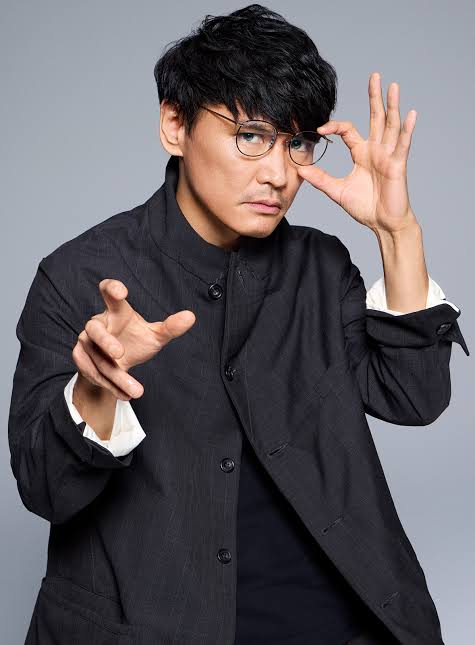 サカナクション山口一郎。視力はずっと2.0で、ダテ眼鏡。でも、最近は度入り眼鏡に | GOETHE