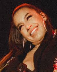 La vida es chistosa. Muchos diciembres me tocó llorar, enfermarme y odiar  estas fechas (y la comida) y de repente no puedo dejar de sonreír y  agradecer por todo lo que Dios