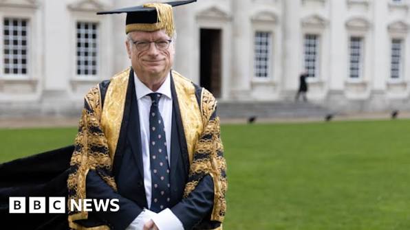 Lord Chris Smith installed as new Cambridge University chancellor