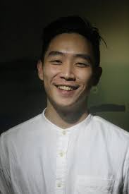 Rookies 學生投資人介紹系列】 今天要來介紹本屆rookies 中的天菜Tommy! 有政大修杰楷之稱的他， 不僅長得帥，還是一個溫柔體貼的人!  平時喜歡follow科技新知，也喜愛與團隊交流，歡迎大家多找他聊聊喔~~他也是1/27"創投想什麼"活動的評審之一! 政大金融三年級，比起投資 ...