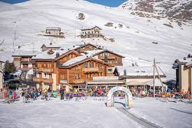 Stay in hotels and other accommodations near val federia, swiss alps, and lago di san giacomo. Alpino Lodge Biviolife Livigno