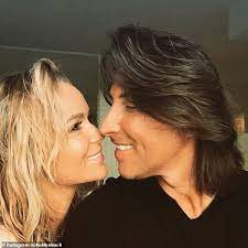 The couple's best man was formula one driver, david coulthard. Amanda Holden Admits She Is Still Having Primal Sex With Her Husband Chris Hughes London News Time