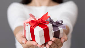 Ferns n petals is here with a wonderful collection of new year gift ideas that you can buy for all the amazing men out there. 18 New Year Gift Ideas For That Special Someone In Your Life